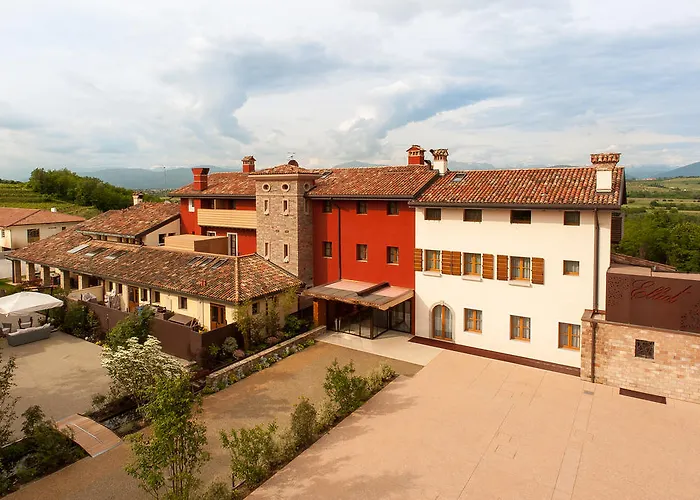 Elliot Osteria e dormire in collina